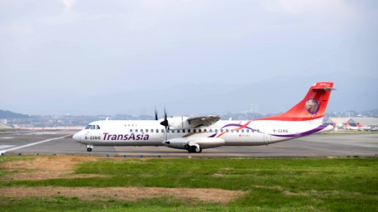 TransAsia Airways ATR 72-212A B-22816 Departing from Taipei Songshan Airport 20150101c