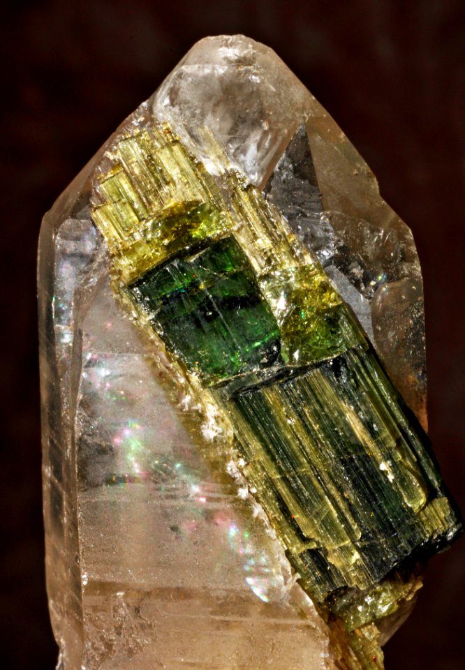 Tourmaline var. verdélite sur quartz (Brésil)
