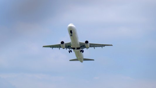 TransAsia Airways Airbus A321-100 B-22607 Taking off from Taipei Songshan Airport 20150629b