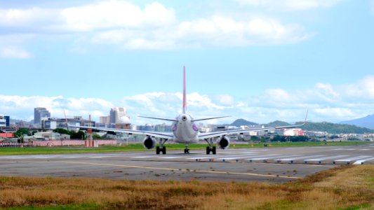 TransAsia Airways Airbus A321-231 B-22612 Departing from Taipei Songshan Airport 20151003f
