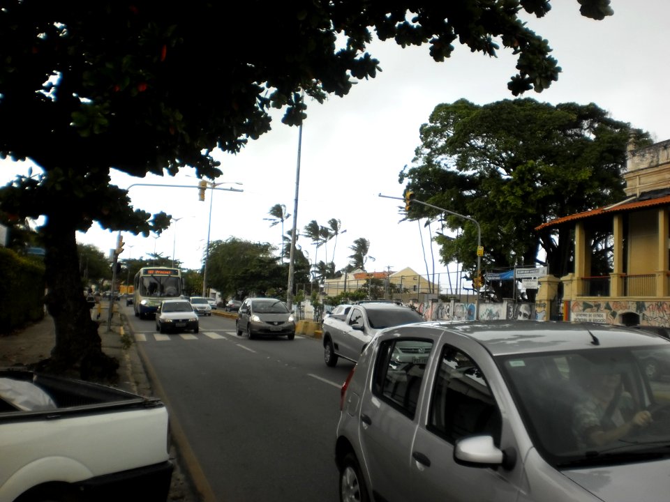 Trânsito movimentado em Olinda - PE