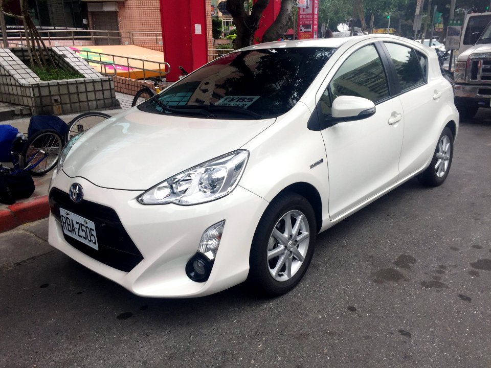 Toyota Prius c as TVBS News Report Car 20161205