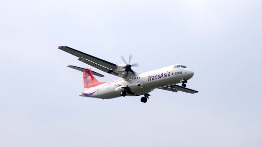 TransAsia Airways ATR 72-212A B-22815 on Final Approach at Taipei Songshan Airport 20160229a