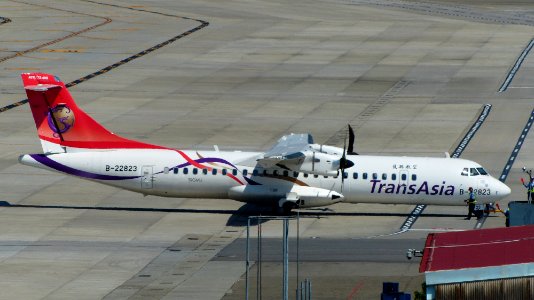 TransAsia Airways ATR 72-212A B-22823 Back up by Tractor at Taipei Songshan Airport 20160924a