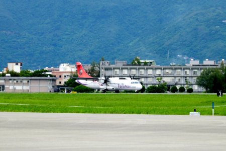 TransAsia Airways ATR 72-212A B-22820 Taxiing at Hualien Airport Runway 20160813b