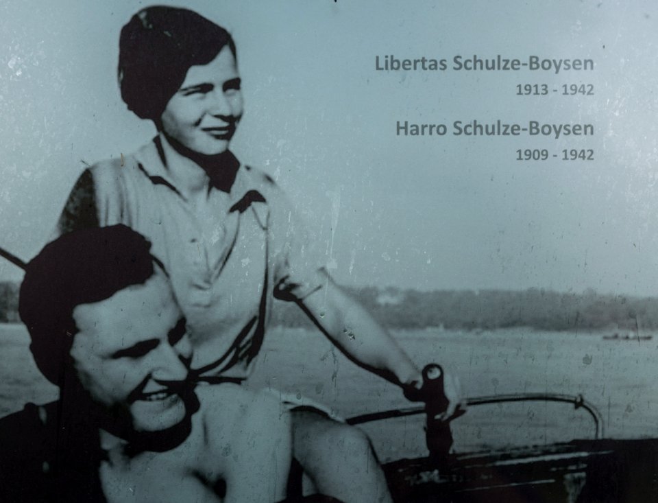 Teupitz Fontane Park Gedenktafel Libertas und Harro Schulze Boysen 02