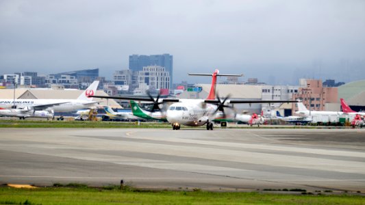 TransAsia Airways ATR 72-212A B-22817 Departing from Taipei Songshan Airport 20150321a