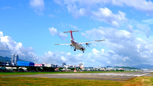 TransAsia Airways ATR 72-212A B-22821 on Final Approaching at Taipei Songshan Airport 20160731b