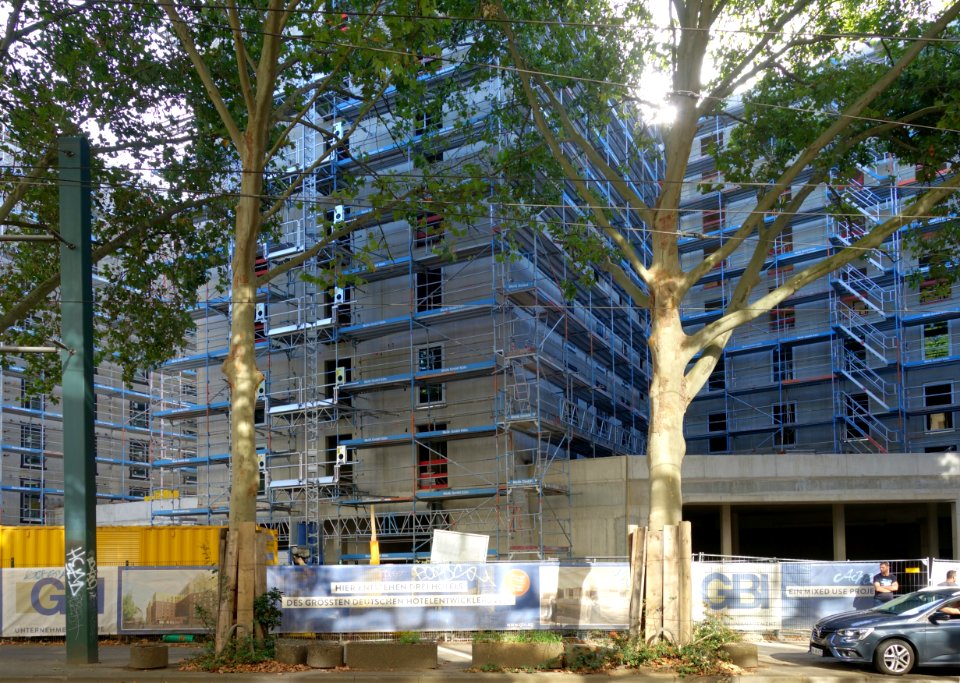 Three new Hotels at Düsseldorf Hauptbahnhof, under construction (07)