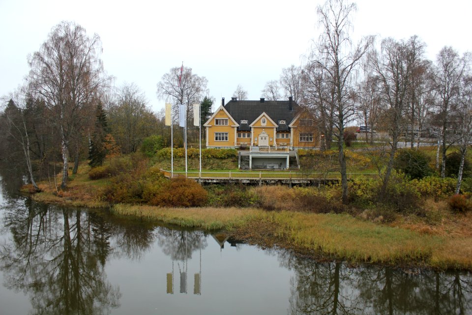 The old yellow house at Eidsvoll Verk - 1