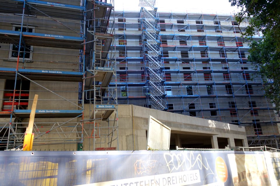 Three new Hotels at Düsseldorf Hauptbahnhof, under construction (06)