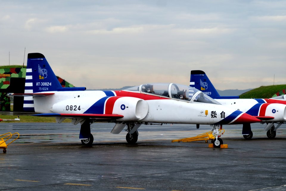 Thundertigers AT-3 0824 Parked at Hsinchu AFB Apron 20151121a