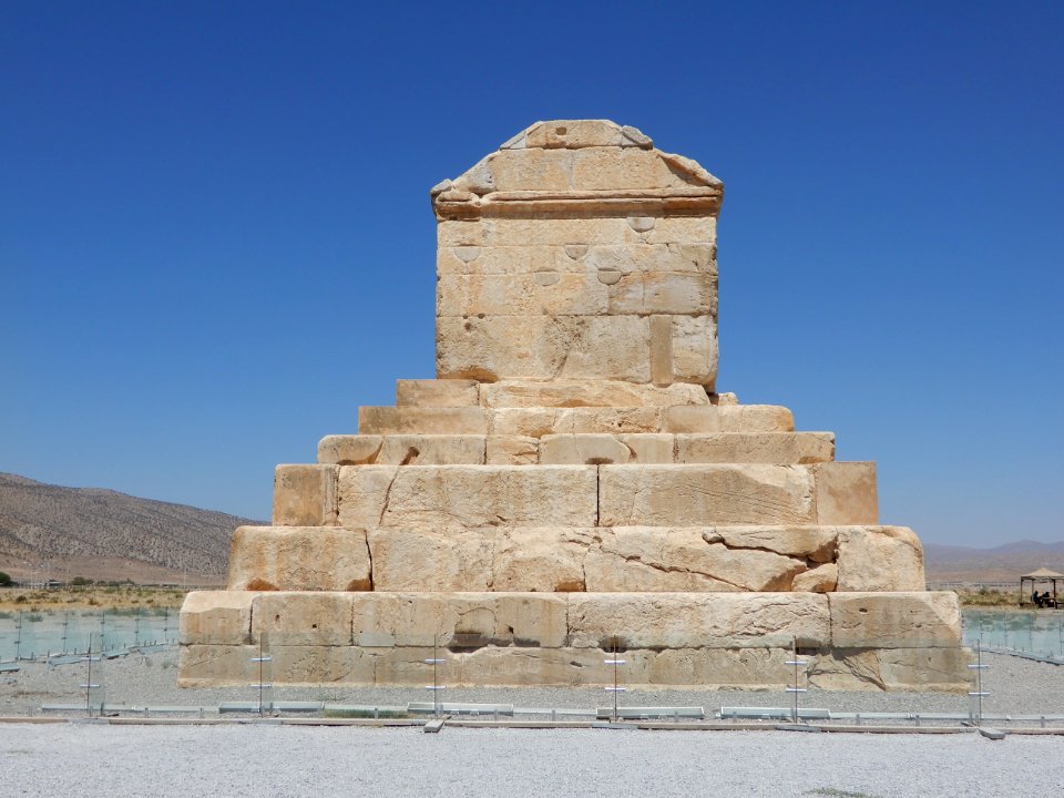 Tombe de Cyrus le Grand, 1