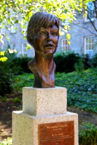 The Dubhlinn Gardens Veronica Guerin Memorial 01