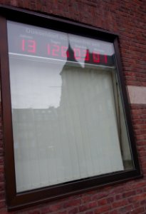 Schuldenfrei-Uhr am Rathaus Düsseldorf, 16. Januar 2021 (1)