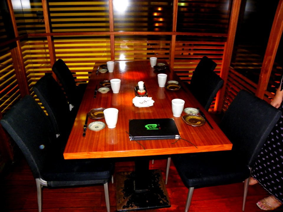 Seats and Table in Ton Sushi 20100808a