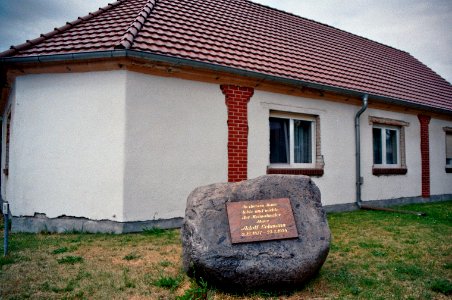 Schmogrow Gedenkstein Adolf Lehmann 1