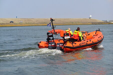 Lifeboat port assistance