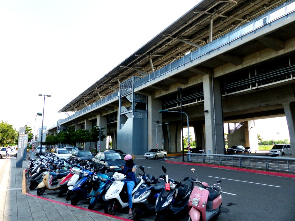 THSR Tainan Station View from Gueiren Avenue 20130810