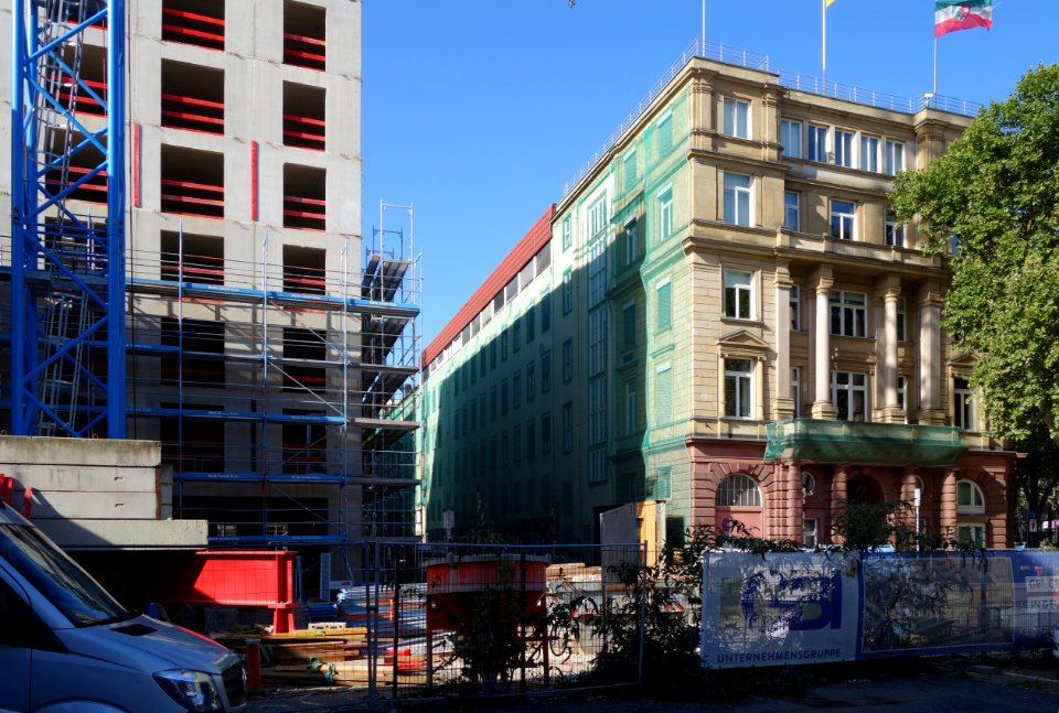Three new Hotels at Düsseldorf Hauptbahnhof, under construction (12)