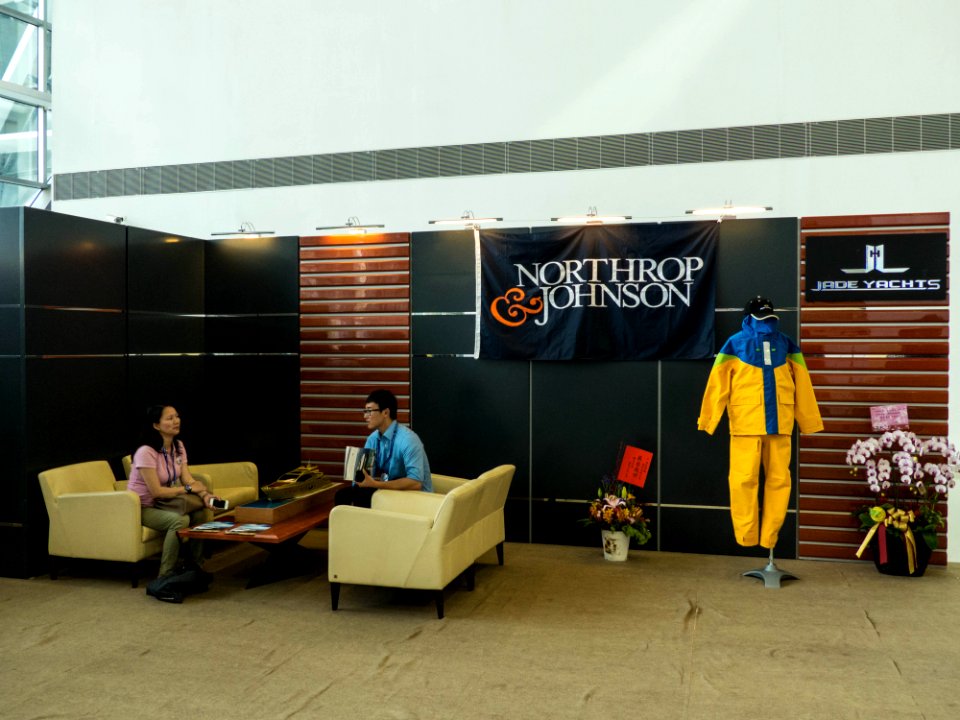 TIBS South Hall Jade Yachts Meeting Area 20140508