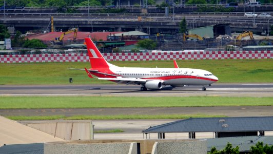 Shanghai Airlines Boeing 737-89P B-1949 Arrival to Taipei Songshan Airport 20160801b