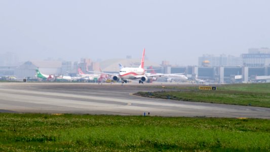 Shanghai Airlines Boeing 737-86D B-1741 Departing from Taipei Songshan Airport 20160229a