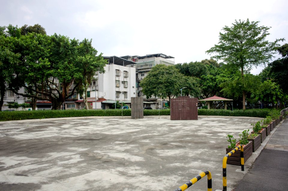 Sanmin Park East Plaza 20140816a