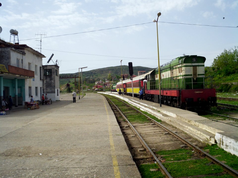 Rrogozhine passenger train