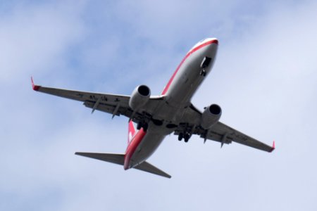 Shanghai Airlines Boeing 737-86D B-5799 on Final Approach at Taipei Songshan Airport 20150201a