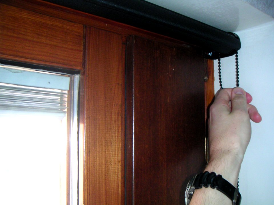 Roll-down curtain 1