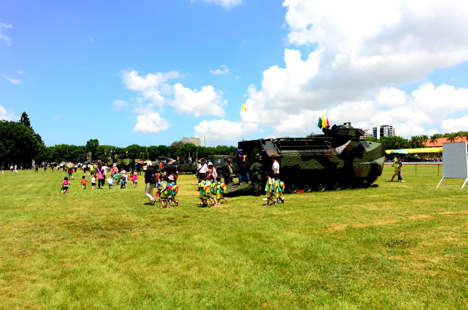 ROCMC AAV-7A1 and other Vehicle Display at ROCMA Ground 20160604