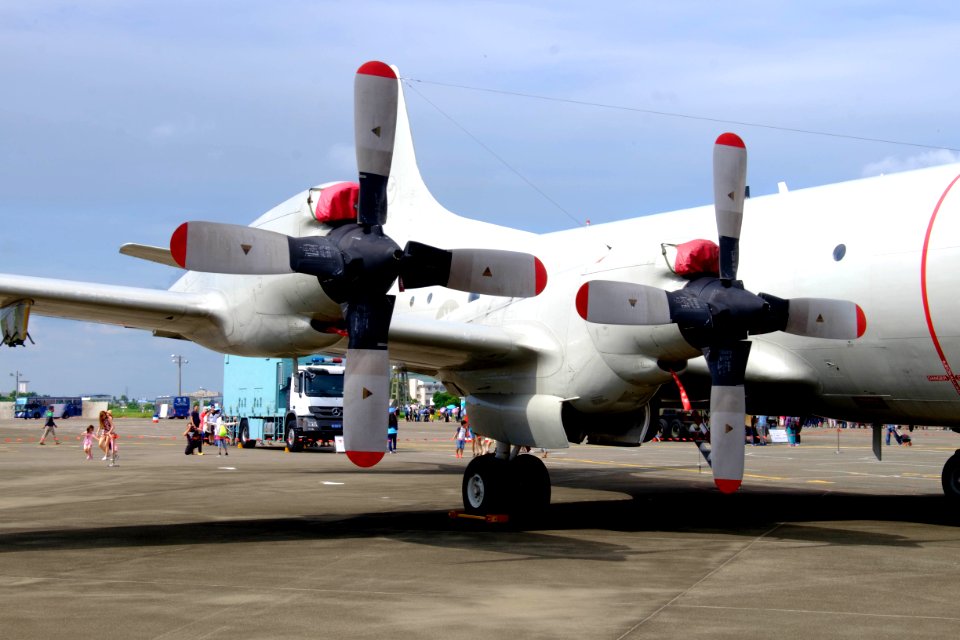 Rolls Royce Allison T56-A-14 Engines with Hamilton Standard 54H60-77 Propellers of ROCAF P-3C 3311 20170812