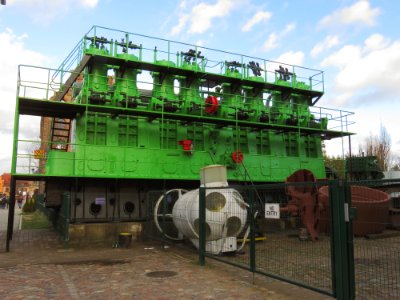 Romuald Traugutt statek silnik 001