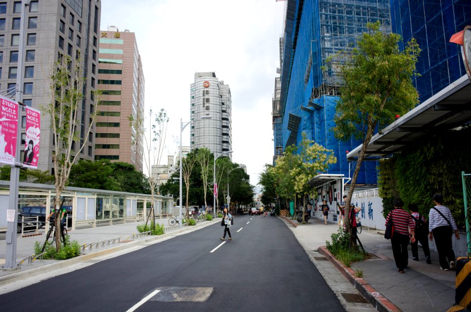 Songshan Station North Side 20141004