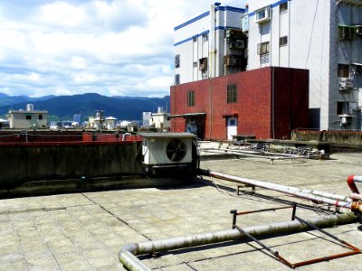 Roof of Shin Kong Minsheng Square 20120816