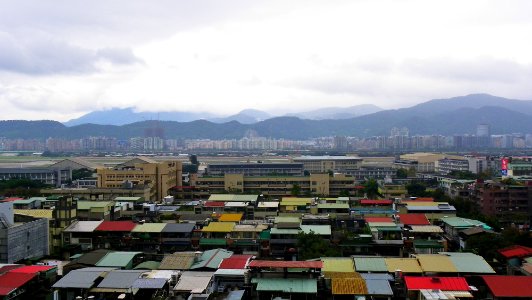 South View of Taipei Municipal MinQuan Elementary School 20120103 photo