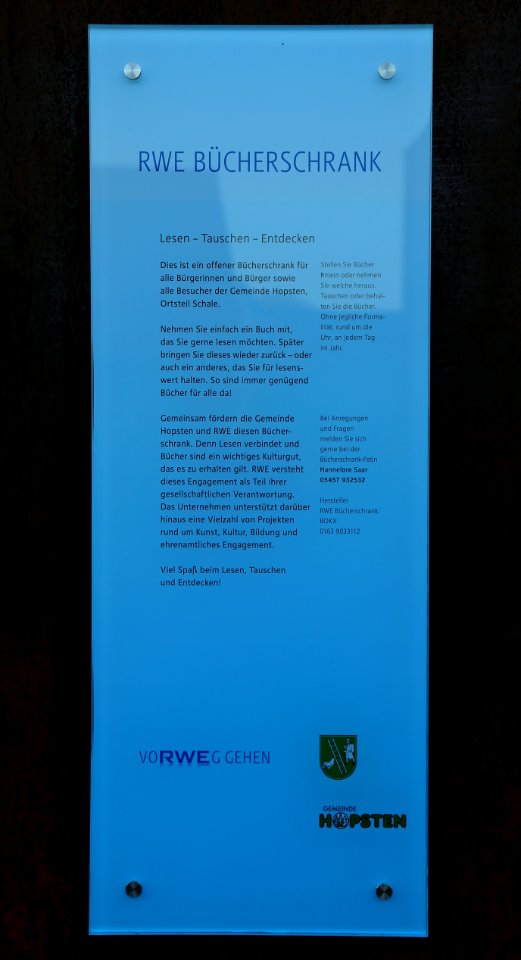 RWE Buecherschrank Schale 03