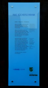 RWE Buecherschrank Schale 03