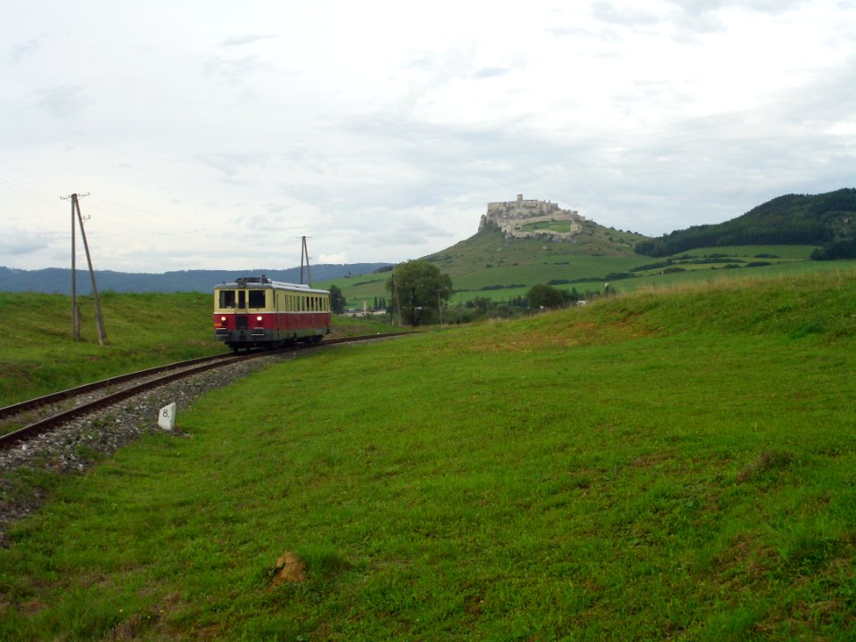 Spis Castle train