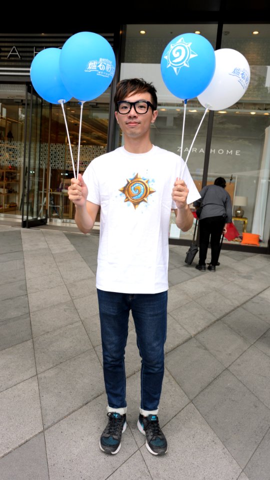 Staff Sharing Balloons in Plaza 20160430
