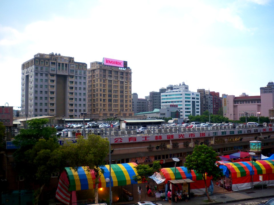 Shilin Temporary Market View from Jiantan Station 20090822