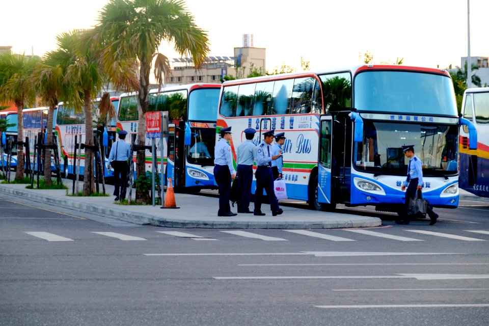 Shuttle Buses and ROCAF Sergeant in Front of TRA Hualien Station 20170923