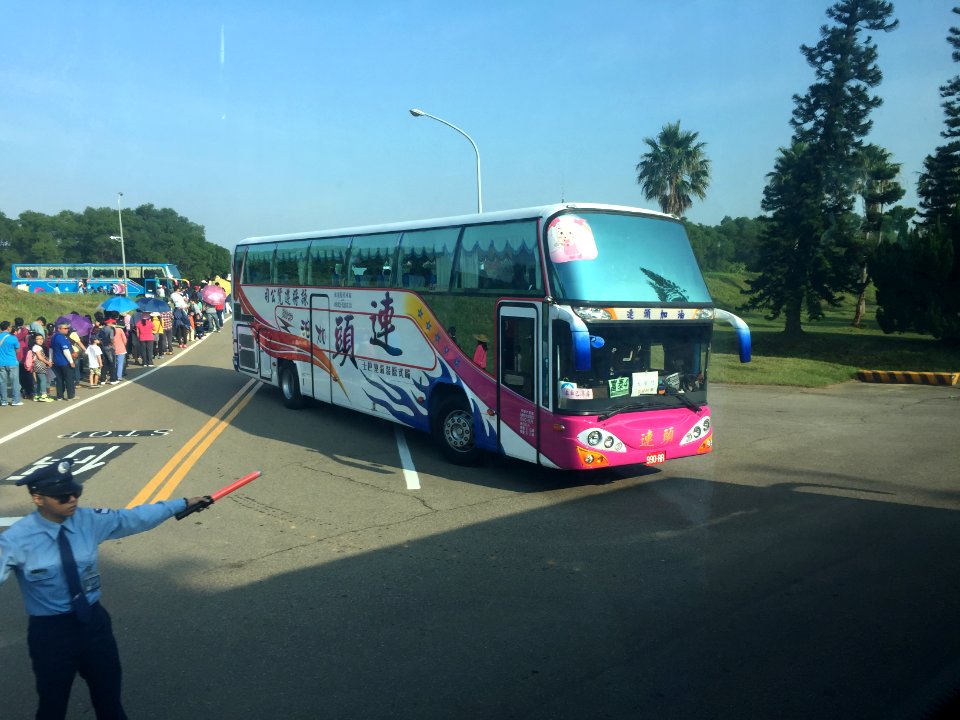 Shuttle Bus Leaving Main Battalion Gate Station 20161126