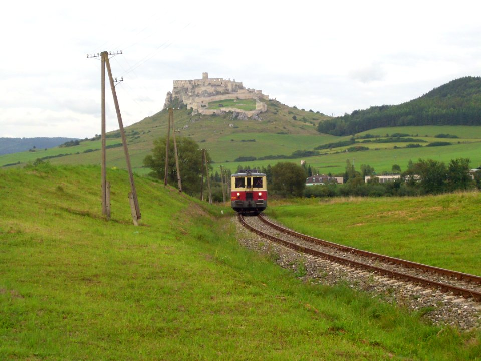 Spis Castle train2