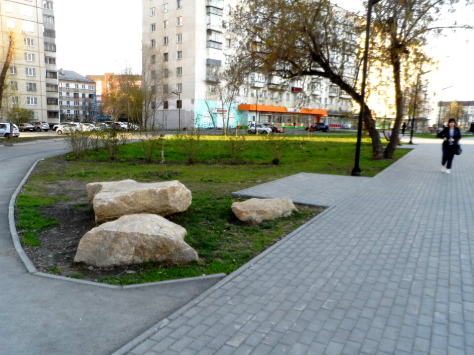 Square at the intersection of Sverdlovsky Prospekt and Vorovskogo Street (03)