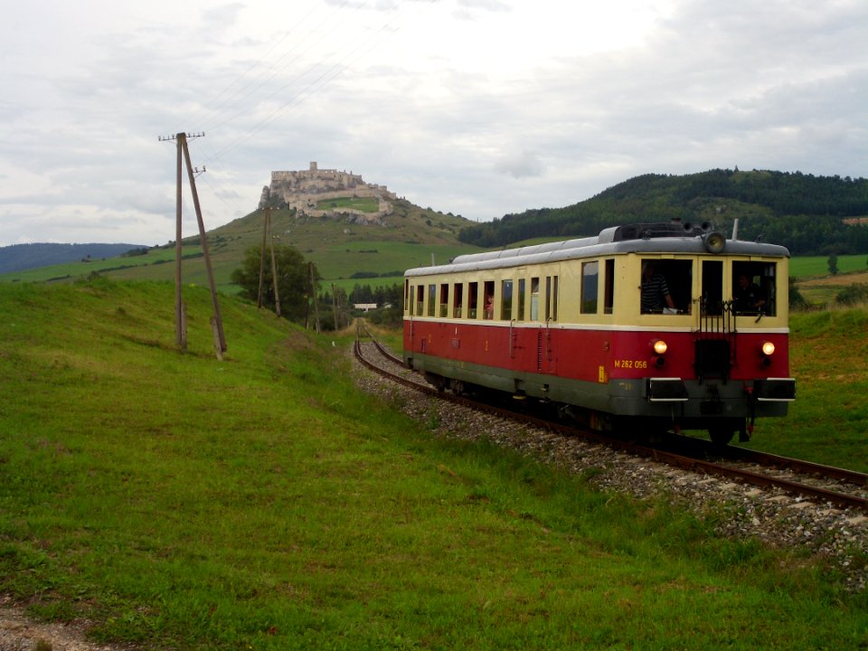 Spis Castle train3