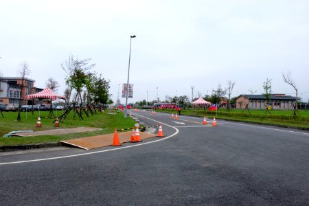 Shuttle Bus Stops in Hongchailin Camp 20161224