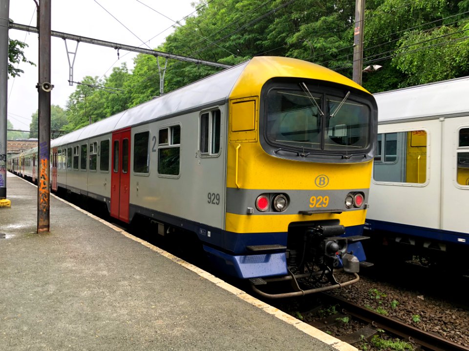 SNCB Class AM86 (new look) IMG 1348 Boondaal station