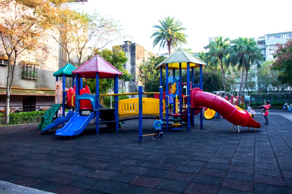 Slide in South Area of Minsheng Park 20141224